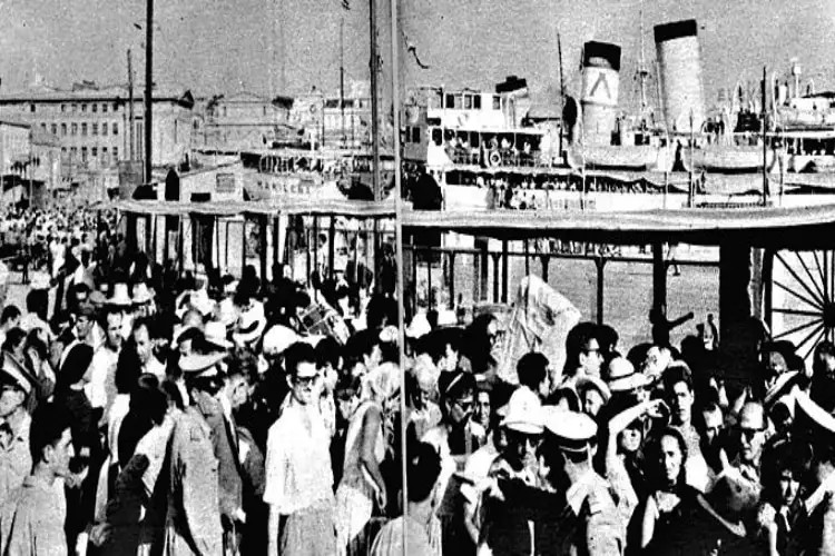 Στο λιμάνι το 1961 │ Photo by exploringgreece.tv